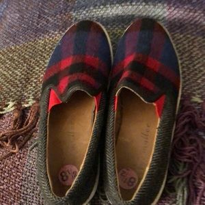 Slip on sneakers size8.5, wool plaid leather lined